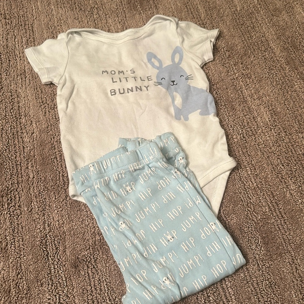 Carters Easter outfit size 24 months!